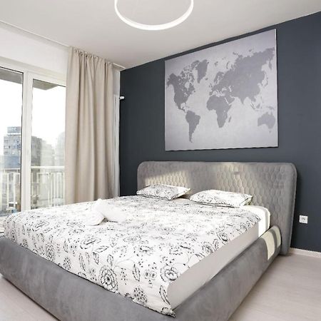 2 Bedroom Apartment With Amazing View In City Center Bucarest Exterior foto