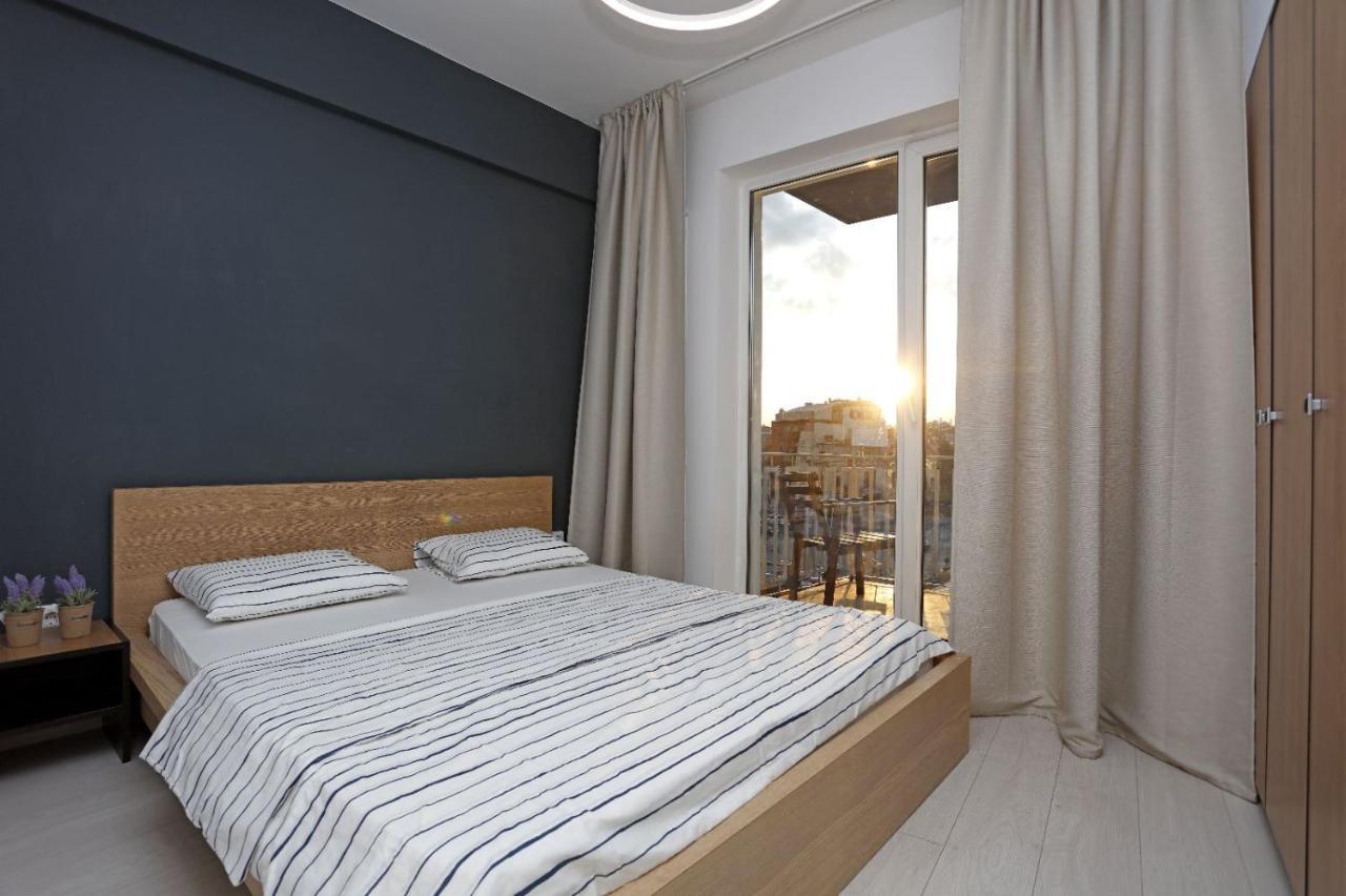2 Bedroom Apartment With Amazing View In City Center Bucarest Exterior foto